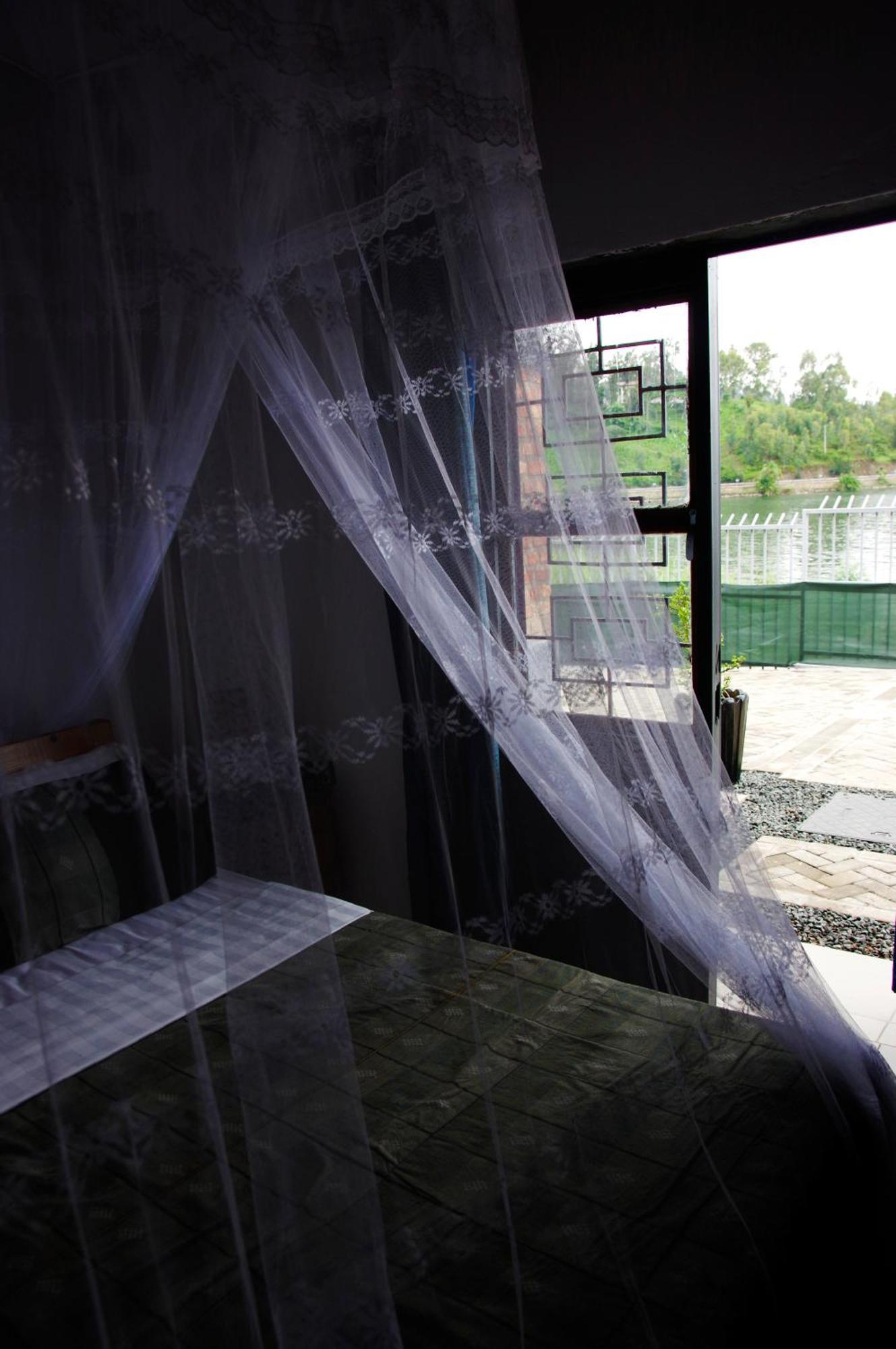 Spa Shallum Kibuye Buitenkant foto