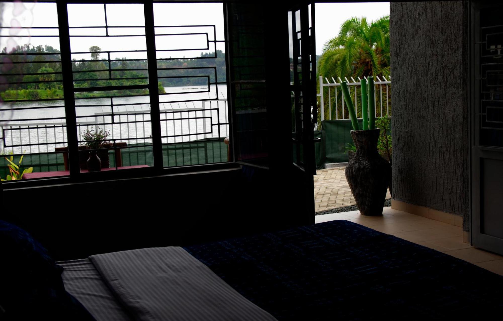 Spa Shallum Kibuye Buitenkant foto