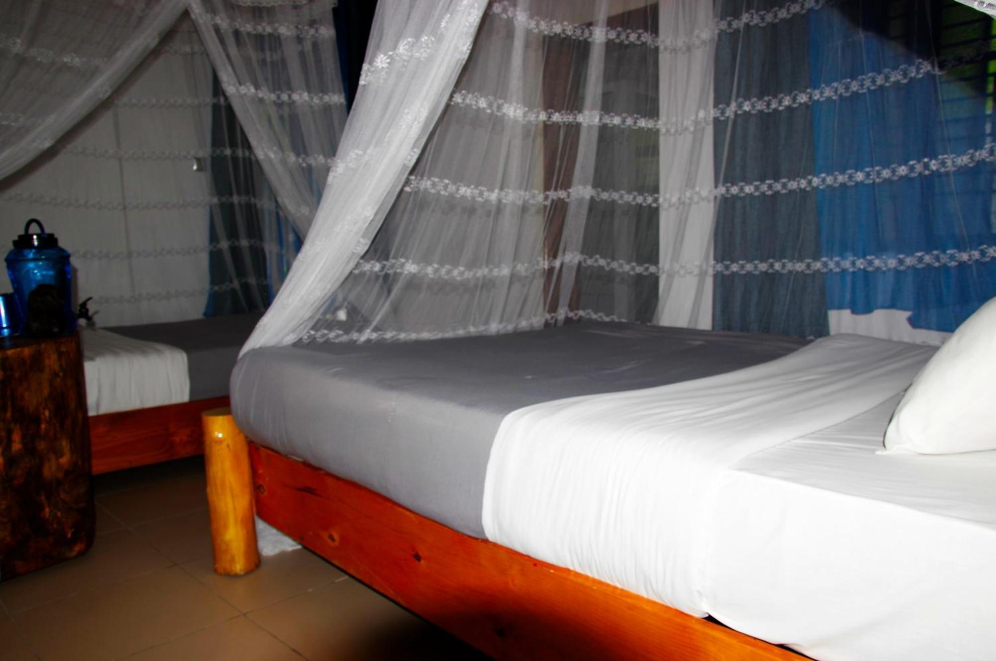 Spa Shallum Kibuye Buitenkant foto