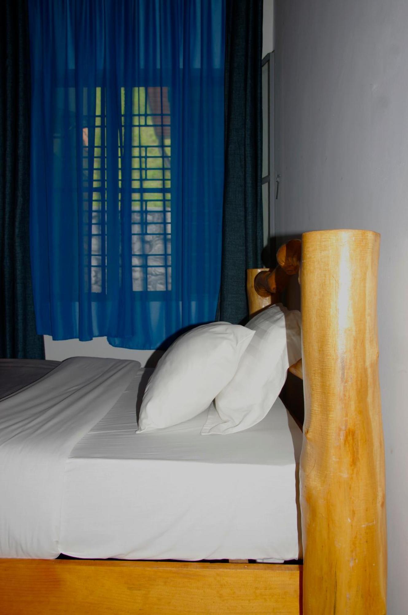 Spa Shallum Kibuye Buitenkant foto